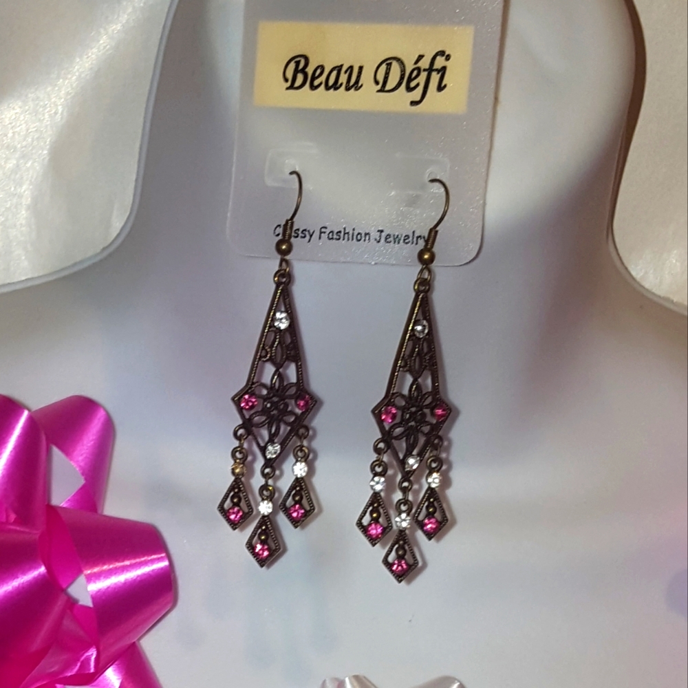 New Majestic teardrop rhinestone classy design earrings - Picture 1 of 12
